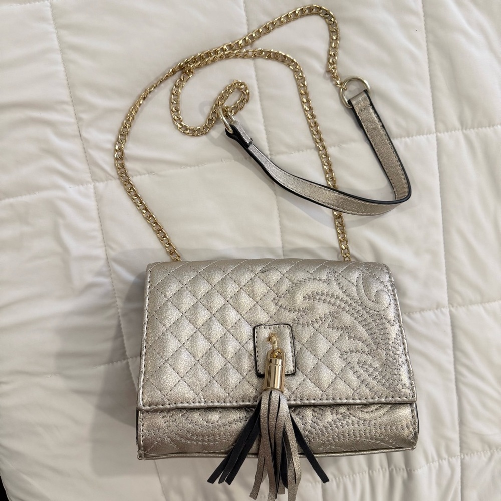 5 for $25!! Brand New Faux Gold Metallic Gold Chain Crossbody